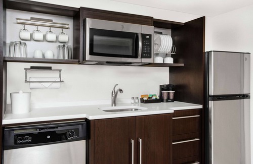Yaphank Hotel | Inviting Home2 Suites by Hilton Long Island Brookhaven