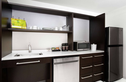 Yaphank Hotel | Inviting Home2 Suites by Hilton Long Island Brookhaven