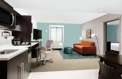 Yaphank Hotel | Inviting Home2 Suites by Hilton Long Island Brookhaven