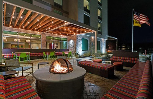 Ellendale Hotel | Discover Home2 Suites by Hilton Memphis with Pool & Ocean View