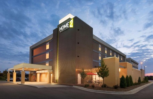 Waukesha Hotel | Pet-Friendly Home2 Suites by Hilton Milwaukee Brookfield