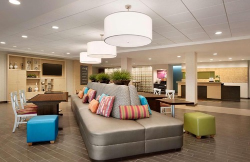 Waukesha Hotel | Pet-Friendly Home2 Suites by Hilton Milwaukee Brookfield