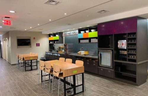 Newark Hotel | Convenient Home2 Suites by Hilton Near Newark Airport