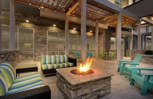 Norfolk - Virginia Beach Hotel | Pet-Friendly Home2 Suites Near Norfolk Airport with Breakfast