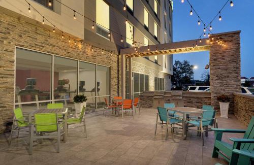 Norfolk - Virginia Beach Hotel | Pet-Friendly Home2 Suites Near Norfolk Airport with Breakfast