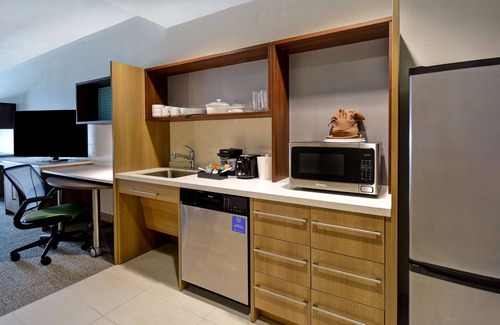 Odessa Hotel | Family-Friendly Home2 Suites by Hilton Odessa with Pool