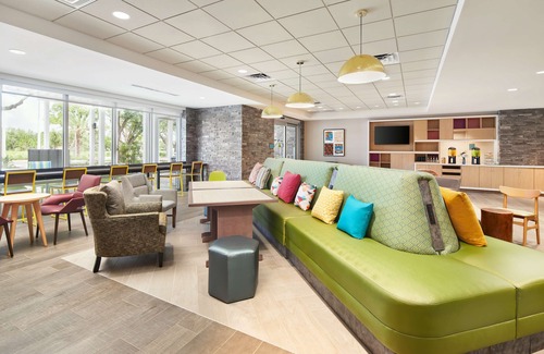 Interchange Square Hotel | Superior Comfort at Home2 Suites by Hilton Palm Bay
