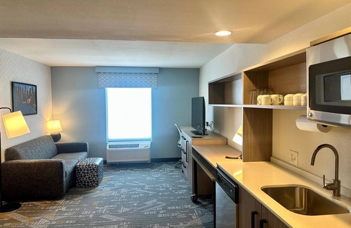 Rahway Hotel | Discover Home2 Suites by Hilton Rahway - Family Friendly Stay