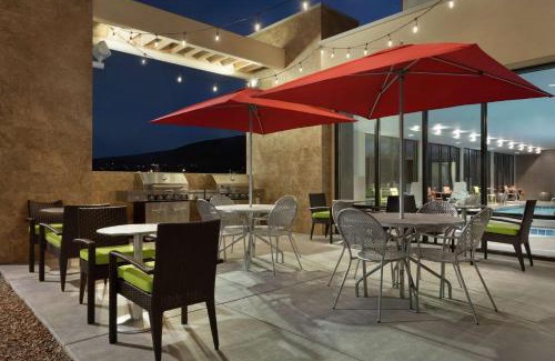 South Richland Hotel | Ideal Home2 Suites By Hilton Richland with Pool & Hot Tub