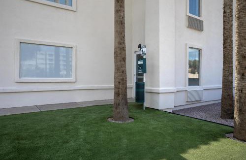 South Scottsdale Resort | Home2 Suites by Hilton Scottsdale Old Town