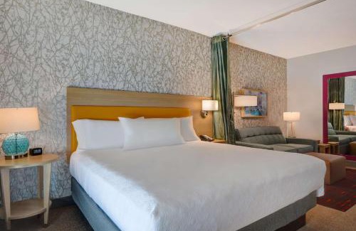 Sarasota Hotel | Experience Home2 Suites by Hilton in Sarasota, FL