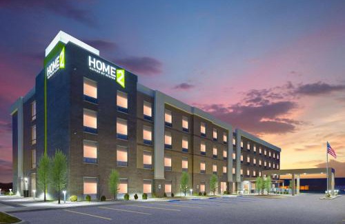 Saginaw Hotel | Welcoming Home2 Suites by Hilton Saginaw, MI with Pools