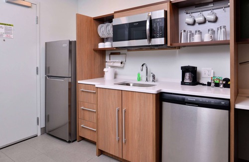 Channel District Hotel | Discover Home2 Suites by Hilton Tampa Downtown with Pool