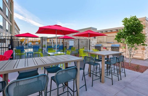 Tucson Hotel | Discover Home2 Suites by Hilton Tucson Airport - Pet Friendly
