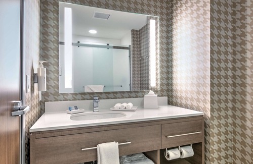 Tulsa Hotel | Highly Rated Home2 Suites by Hilton Tulsa Airport with Pool