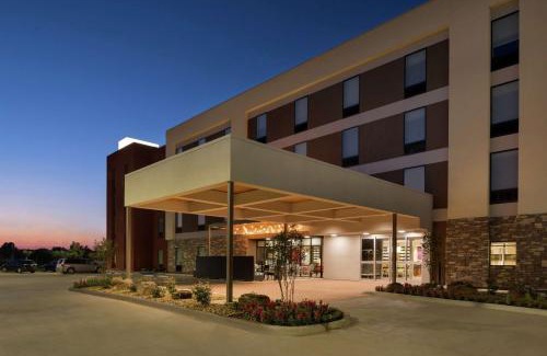 Alexandria Hotel | Welcoming Home2 Suites by Hilton Alexandria with Ocean Views