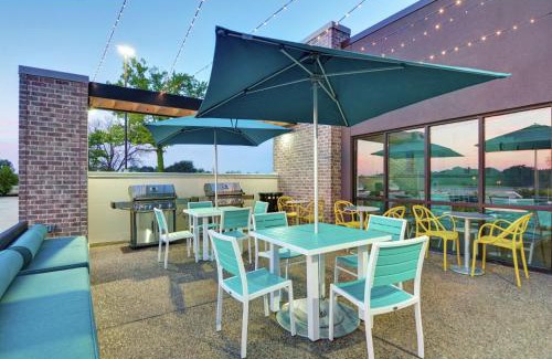 Bettendorf Hotel | Pet-Friendly Retreat at Home2 Suites by Hilton Bettendorf