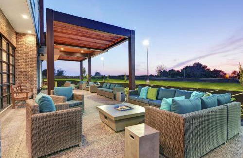 Bettendorf Hotel | Pet-Friendly Retreat at Home2 Suites by Hilton Bettendorf