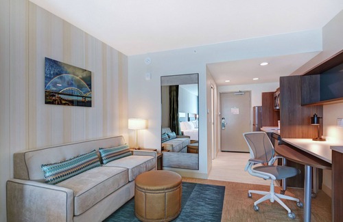 Bettendorf Hotel | Relax at Home2 Suites by Hilton Bettendorf Quad Cities