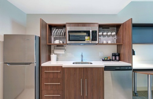 Bettendorf Hotel | Relax at Home2 Suites by Hilton Bettendorf Quad Cities