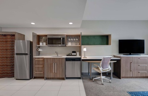 Bordentown Hotel | Discover Home2 Suites by Hilton Bordentown with Pool & Spa