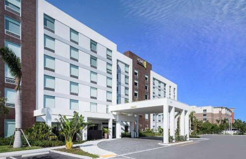 Dania Beach Hotel | Convenient Home2 Suites by Hilton near Ft. Lauderdale Port
