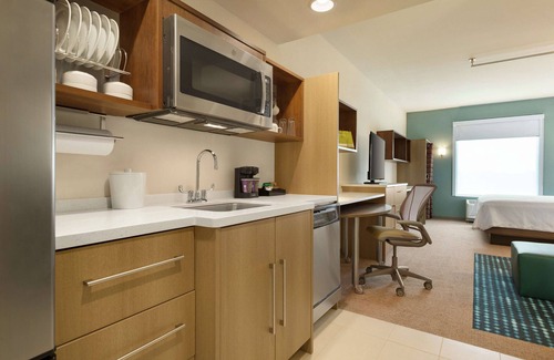 Ballenger Creek Hotel | Top-Rated Home2 Suites by Hilton Frederick with Pool & Breakfast