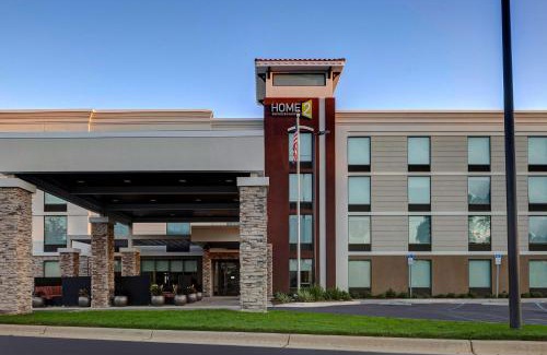 Pensacola Hotel | Pet-Friendly Home2 Suites with Pool & Ocean View in Gulf Breeze