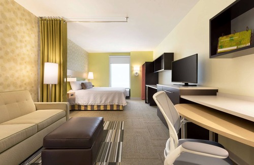Historic Downtown La Crosse Hotel | Top-Rated Home2 Suites by Hilton La Crosse with Pool