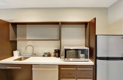 Enterprise Hotel | Top-Rated Home2 Suites near Las Vegas Strip with Pool