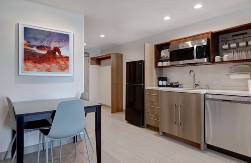 Sovana Hotel | Outstanding Home2 Suites by Hilton Las Vegas Southwest