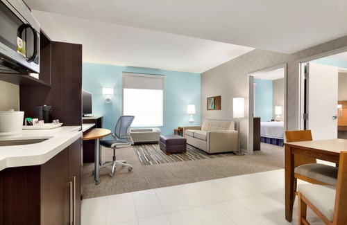 Scotchtown Hotel | Comfortable Home2 Suites by Hilton Middletown with Pool