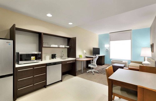 Scotchtown Hotel | Comfortable Home2 Suites by Hilton Middletown with Pool