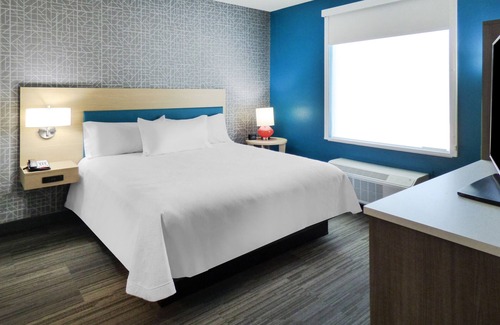 Southeast Pensacola Hotel | Exceptional Home2 Suites by Hilton near Pensacola Airport