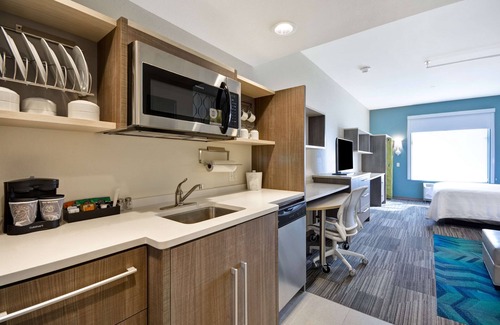 Perrysburg Hotel | Discover Home2 Suites by Hilton Perrysburg with Pool & Breakfast