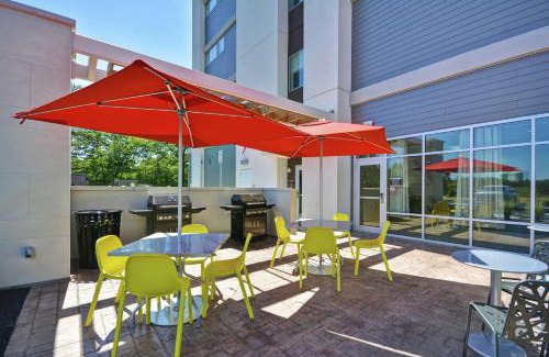 Queensbury Hotel | Pet-Friendly Home2 Suites by Hilton in Queensbury, NY