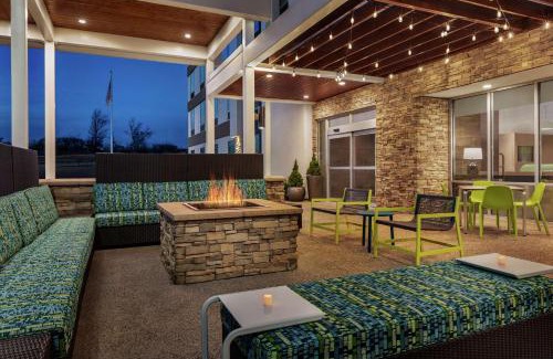 Ridley Park Hotel | Comfortable Home2 Suites Near Philadelphia Airport with Amenities