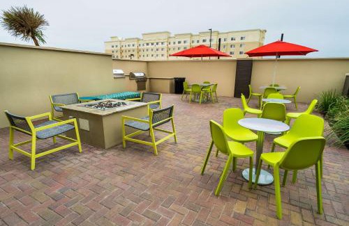 Far North Central Hotel | Cozy Home2 Suites By Hilton San Antonio with Pool & Breakfast