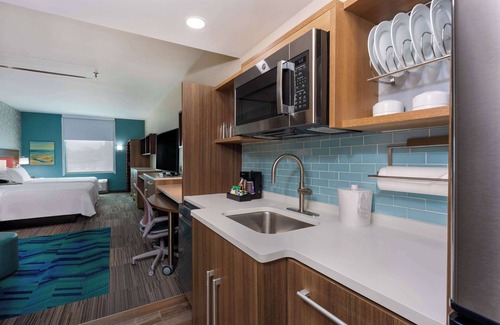 Vero Beach Hotel | Top-Rated Home2 Suites by Hilton Vero Beach with Pool