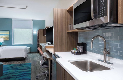 Vero Beach Hotel | Top-Rated Home2 Suites by Hilton Vero Beach with Pool