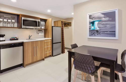 Wilmington Hotel | Unforgettable Home2 Suites by Hilton Wilmington Wrightsville Beach