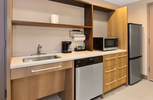 Wilmington Hotel | Unforgettable Home2 Suites by Hilton Wilmington Wrightsville Beach