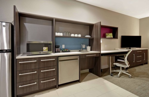 Greenwich Hotel | Inviting Home2 Suites by Hilton Wichita Northeast Awaits