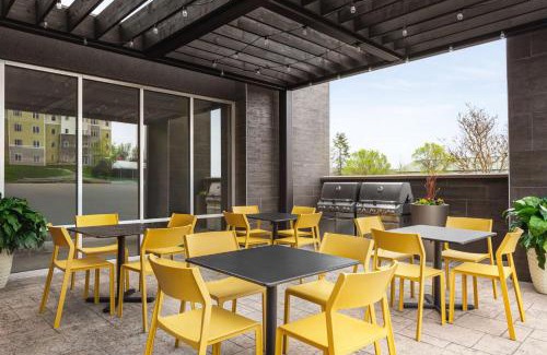 York Hotel | Discover Home2 Suites By Hilton York: Pet-Friendly Retreat