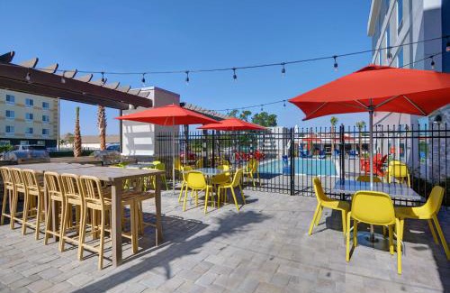 Upper Grand Lagoon Hotel | Modern Home2 Suites with Pool & Pet-Friendly Amenities