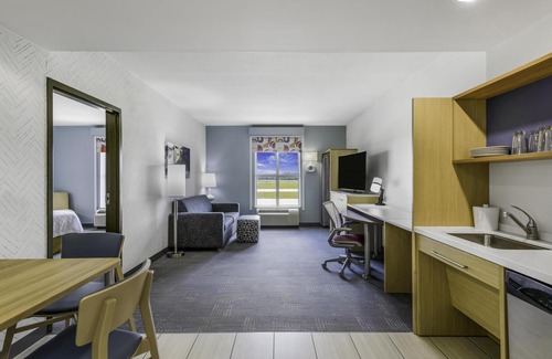 Saint Simons Island Hotel | Relax at Home2 Suites by Hilton St. Simon's Island