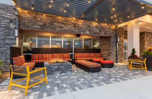 Vero Beach Hotel | Pet-Friendly Home2 Suites by Hilton Vero Beach I-95