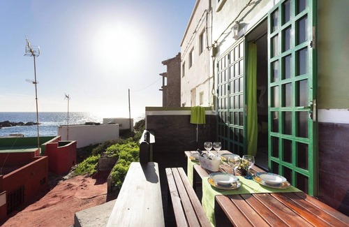 Guimar Ski Chalet | Oceanfront Escape: Home2Book Sea Front House, Guest Rated 9.8