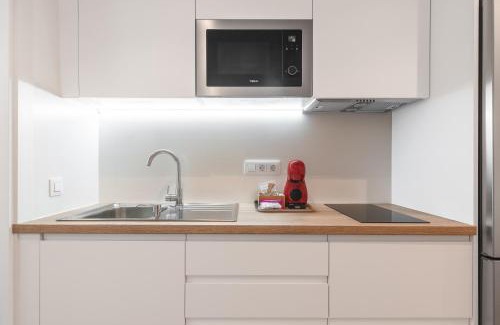 La Garita Apartment | Cozy Home2Book Apartment Steps from the Beach - 10/10 Rated