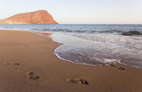 El Medano Apartment | Bright and Welcoming Home2Book Cool Flat El Médano, Oceanfront